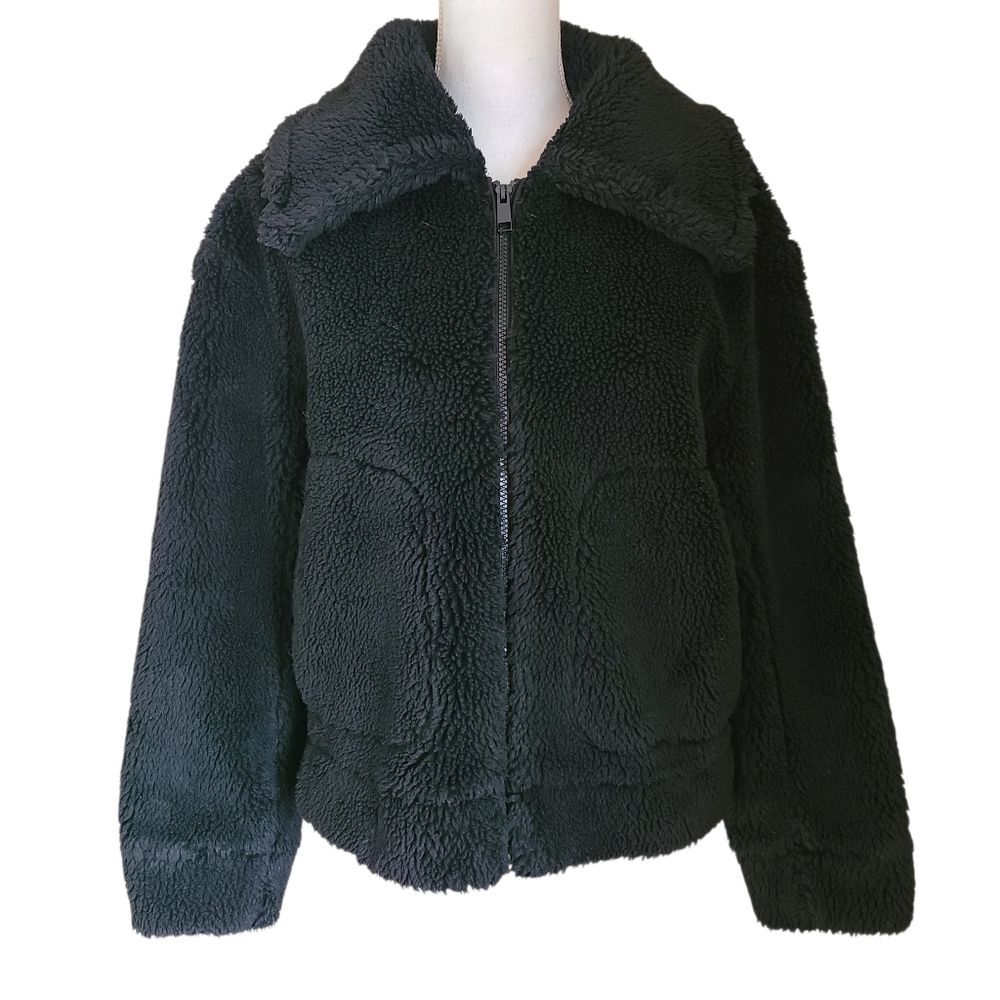carbon38 black teddy zip-up jacket size m
